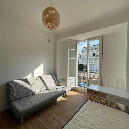 Charming 3 Bedrooms Seaside 2 Bedrooms Available Before 20 Νίκαια